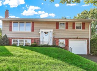 3001 Octagon Ave, Reading, PA 19608