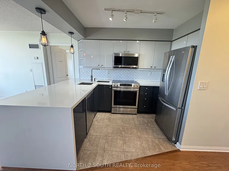 1150 Parkwest Pl #1002 — Photo 2