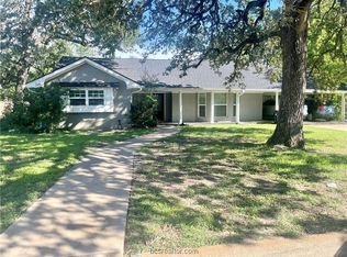 1106 Dominik Dr, College Station, TX 77840