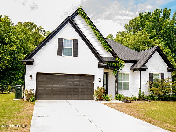 3rd image of 240 Crimsonwood Dr