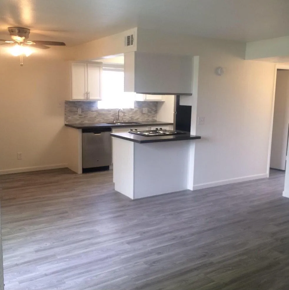 1227 S Dorsey Ln — Photo 4
