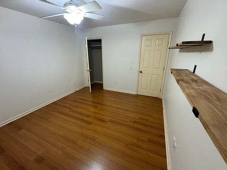127 Lynn Dr — Photo 11