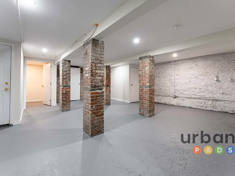 828 Halsey St #2B — Photo 15
