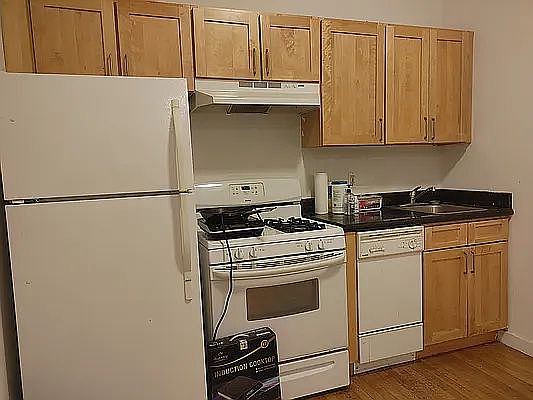 2nd image of 204 Livingston St #Top
