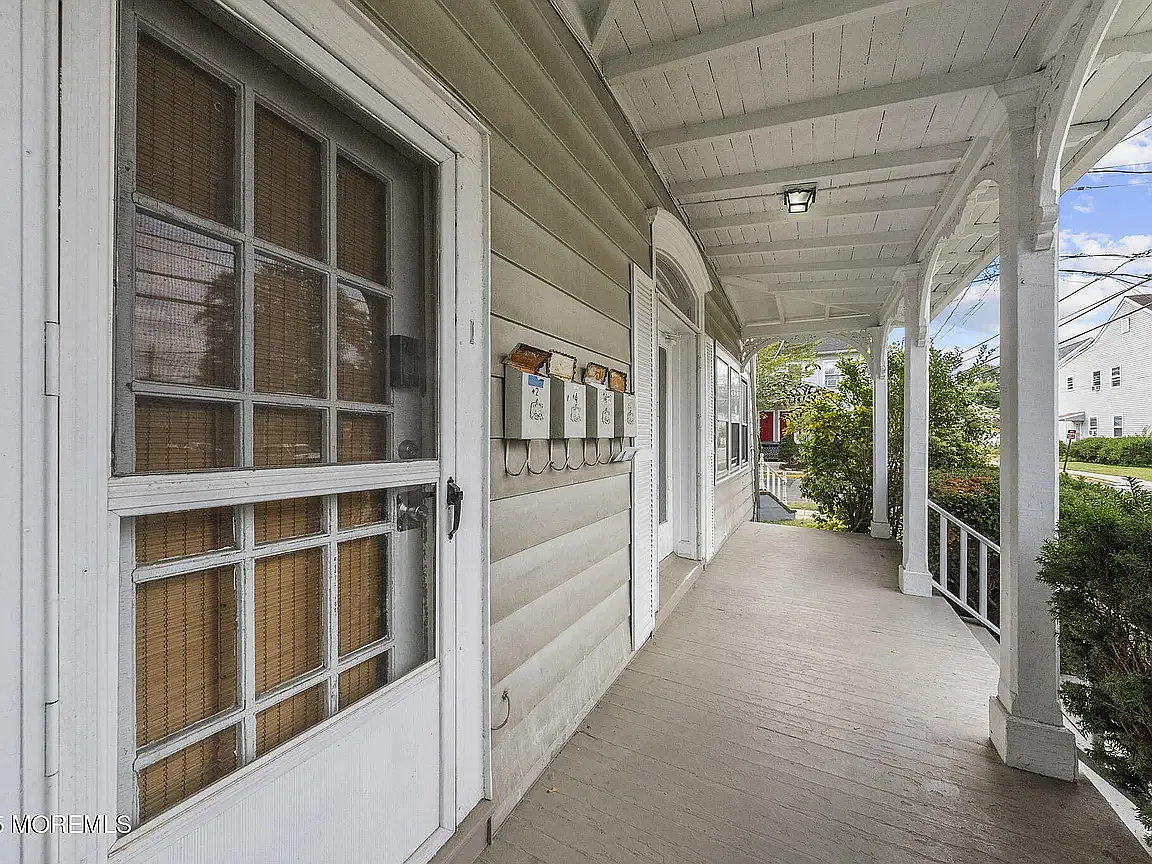 Studio, 350 sqft, $1,800 — Photo 4