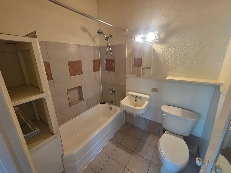 834 N Clarkson St — Photo 12