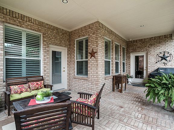 2nd image of 366 Southern Hills Dr