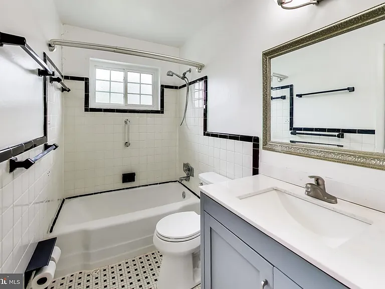 7215 Normandy Ln — Photo 18