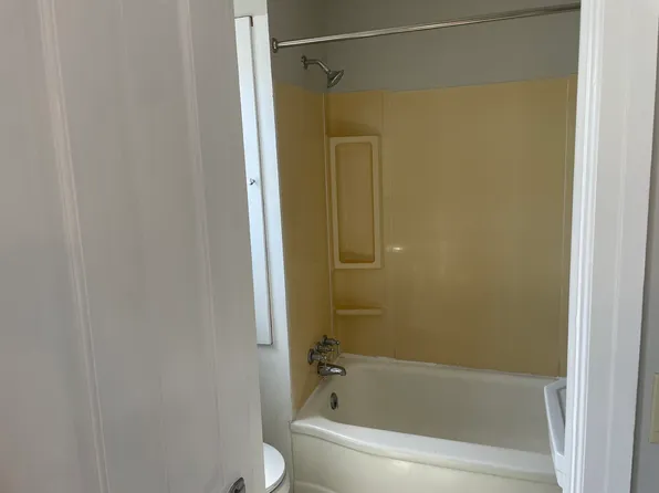 18 E Green St APT B, Middletown, DE 19709