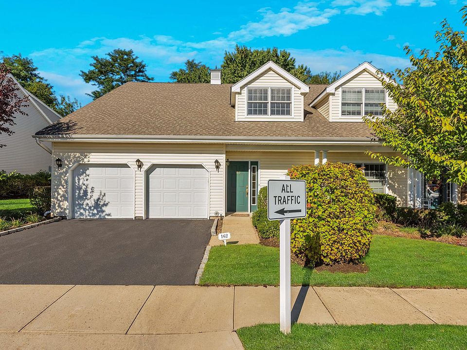 1st image of 162 Pond View Dr