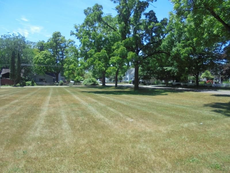 1st image of Huron St