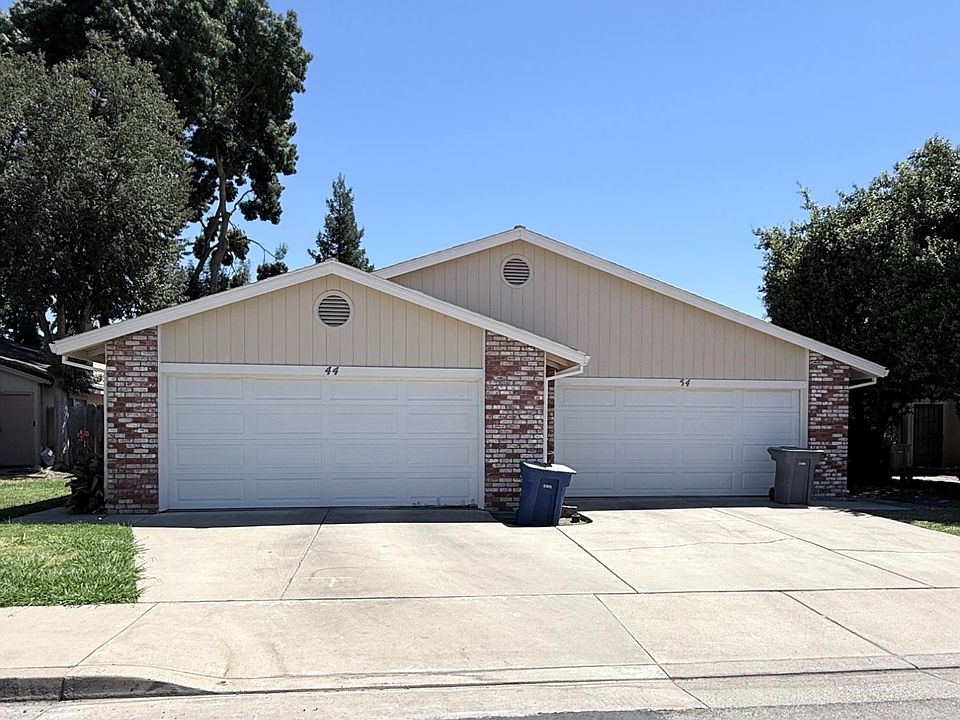 1st image of 44 Silverhorn Ct