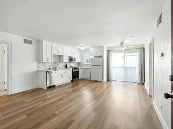 18530 Hatteras St Unit 326, Tarzana, CA 91356