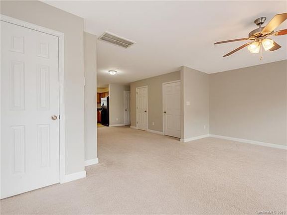 3rd image of 109 Saint Vincent Pl #18
