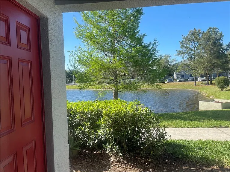 Savannah Wood Dr — Photo 34