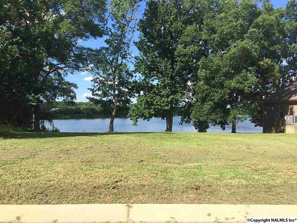 1st image of 130 Waterford Pl
