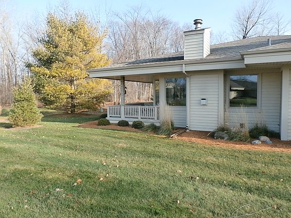2nd image of 8868 Oak Meadow Dr Unit 32