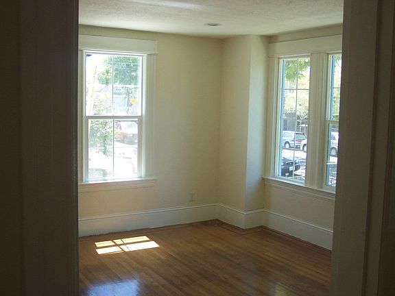 Living Room (lower)