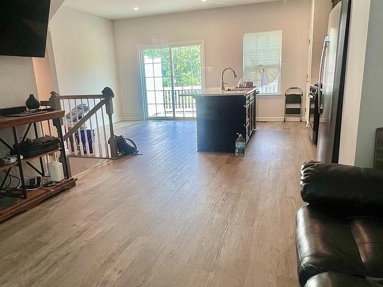 105 Caswell Dr — Photo 8