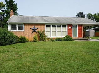 2441 Crystal Ln, York, PA 17402