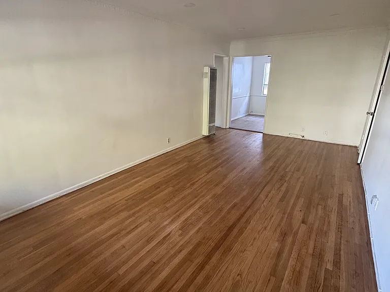 4730 Franklin Ave #7 — Photo 1