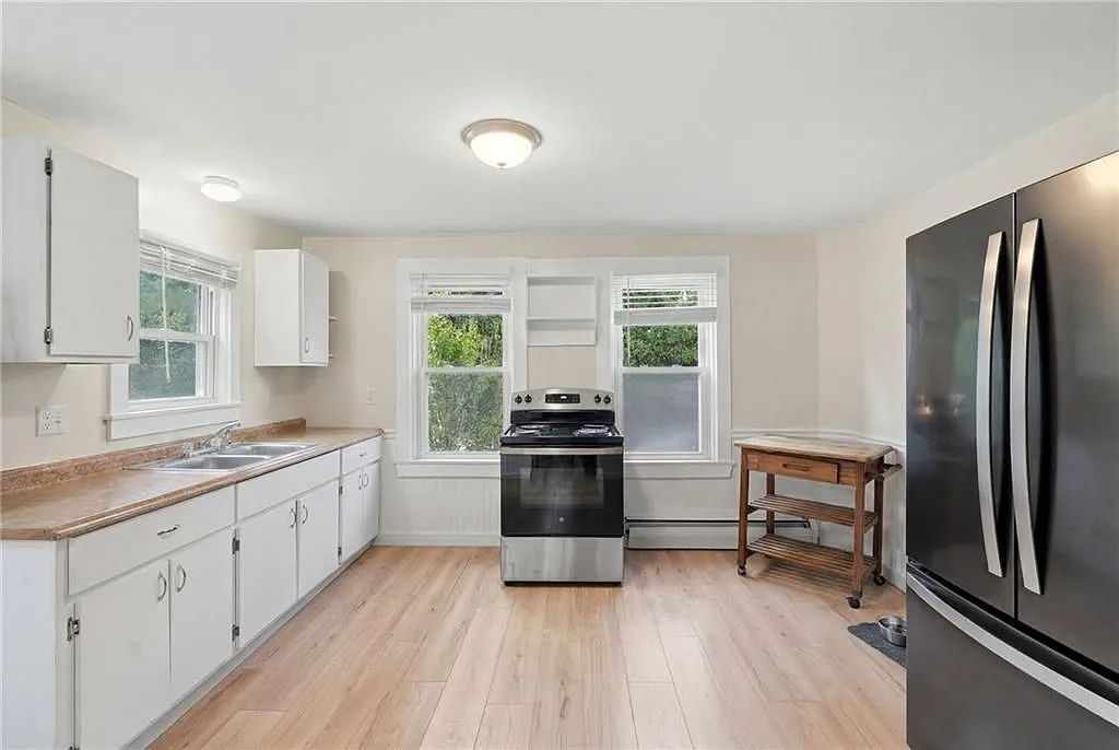 515 Davisville Rd — Photo 2