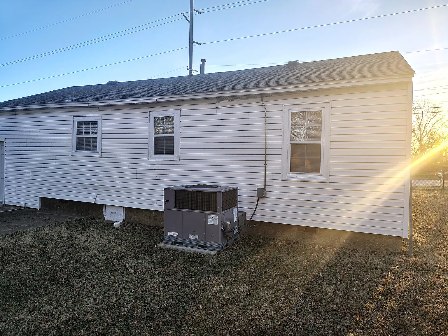 5680 N Lewis Ave — Photo 2