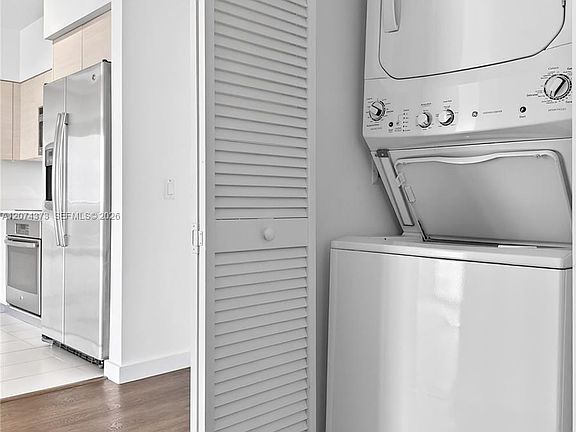3rd image of 4250 Biscayne Blvd APT 808
