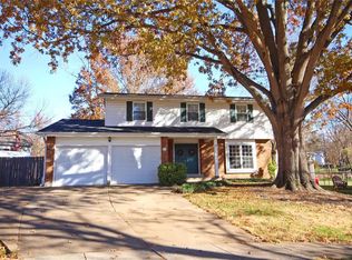 5 Cottagemill Ct, Ballwin, MO 63021