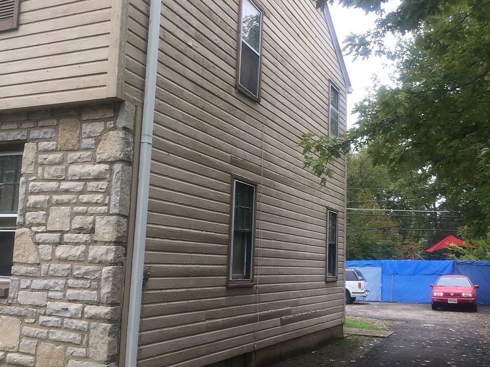 2nd image of 862-864 Harris Ave