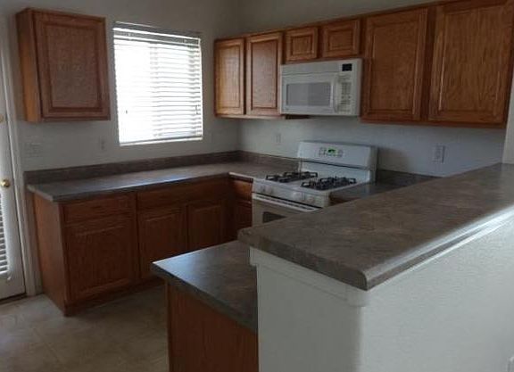 5th image of 9106 W Palm Ln