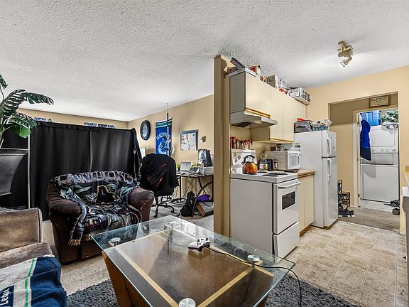 4th image of 1760 Brunner Ave #209