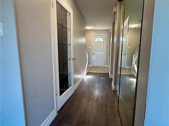 3rd image of 25 Upper Canada Dr #30