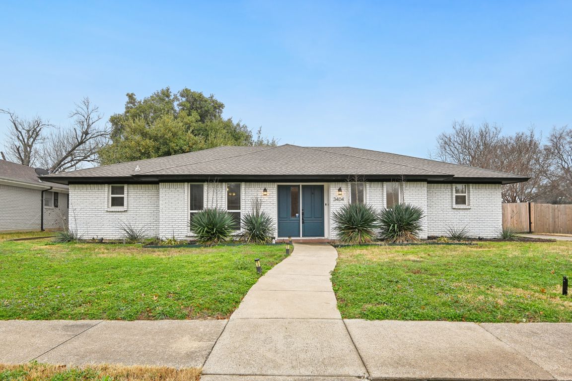 Peachtree Ln-001.jpg