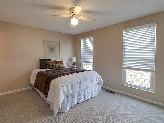 5th image of 55 Kimwood Dr