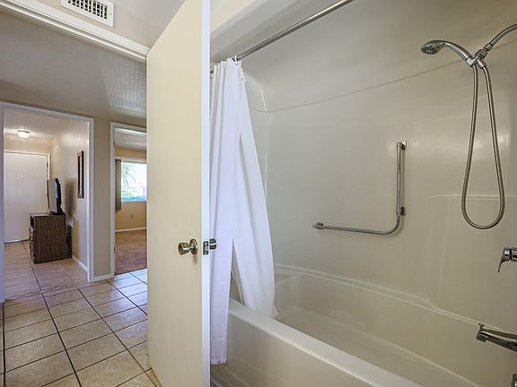 5th image of 9743 W Augusta Dr