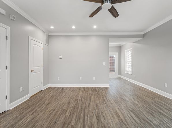 lexington-kentucky-446956486 picture