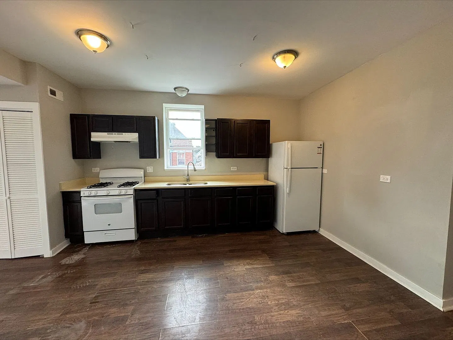 1757 West 38th St — Photo 2