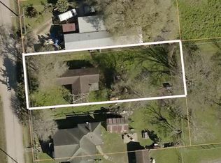 8215 Wallis St, Fulshear, TX 77441