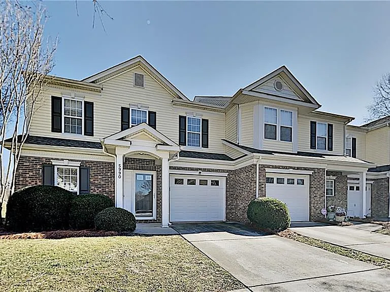 5990 Fox Point Cir — Photo 12