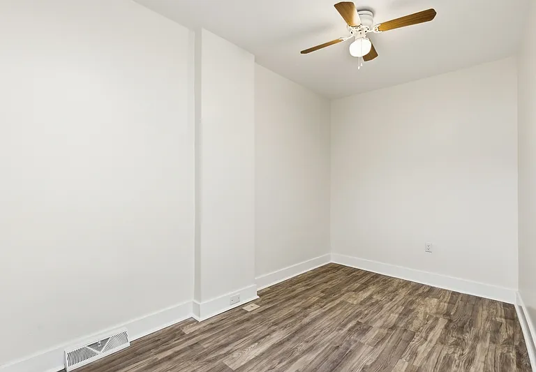 2540 Frederick Ave — Photo 12