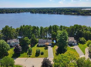 150 Lake Ridge Dr, Taunton, MA 02780