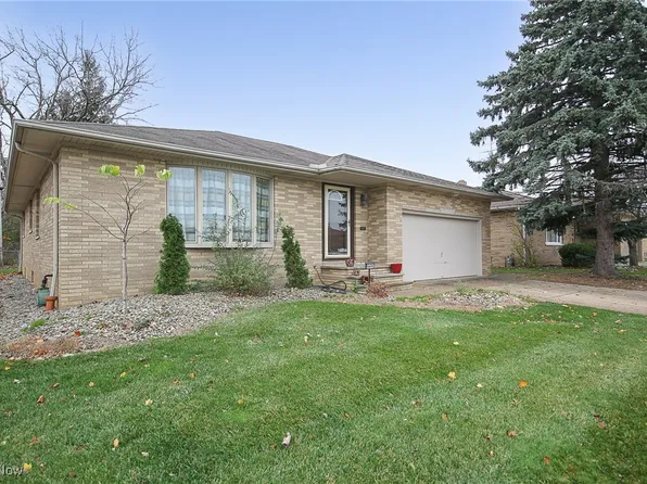 9695 Idlewood Dr, Brooklyn, OH 44144