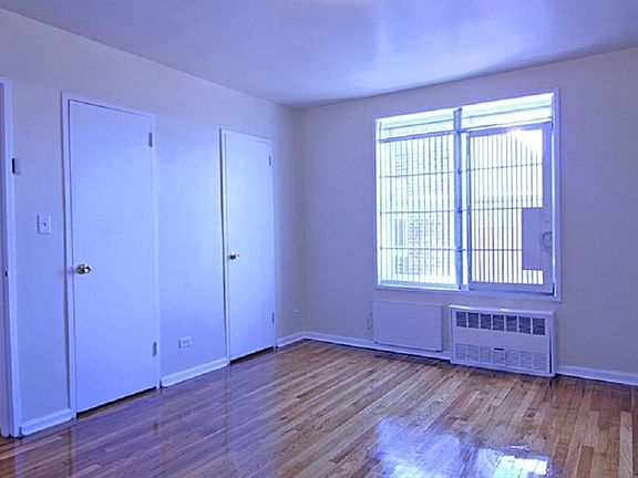 3rd image of 277 E 207th St APT 6G
