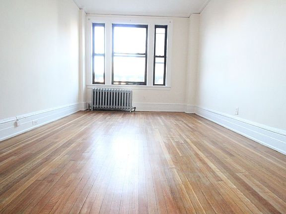 3rd image of 124 W 72nd St APT 10C