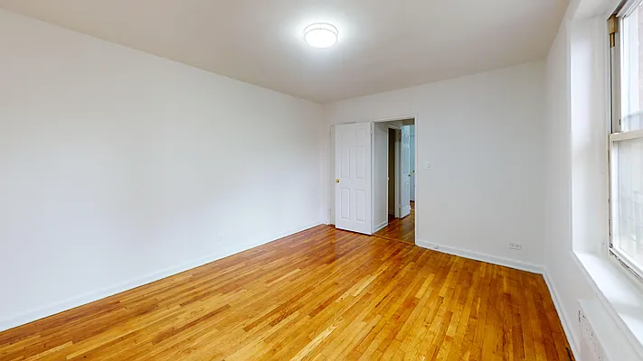 Rented by Bond New York | media 7