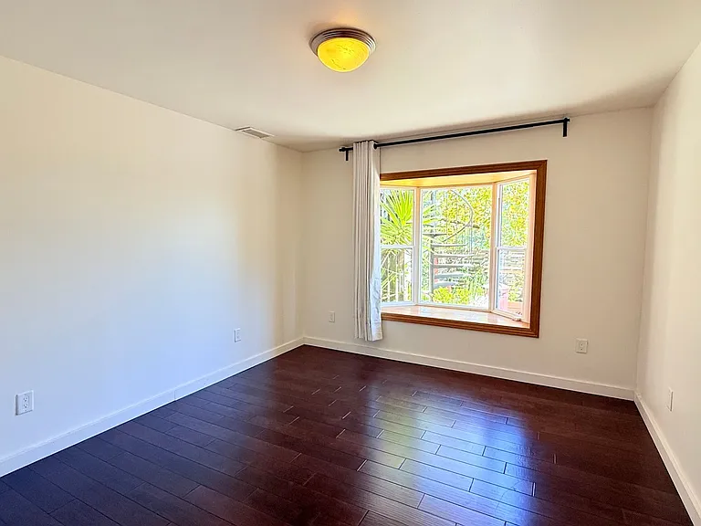 18 South Trl — Photo 12