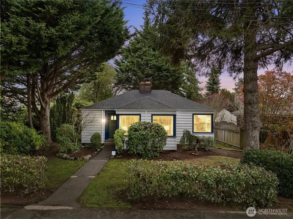8060 Dibble Avenue NW, Seattle, WA 98117