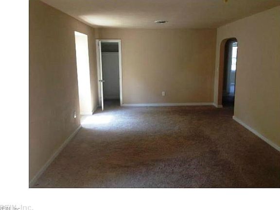 4th image of 220 Glen Echo Dr APT B