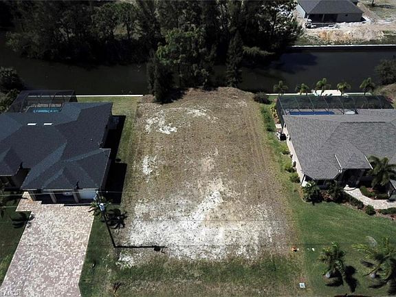 3rd image of 2146 SW 4th Ave